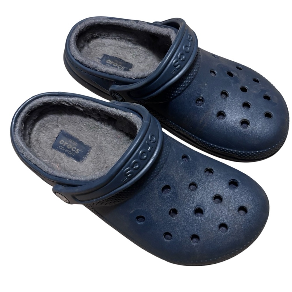 CROCS Unisex Men’s 6 Women’s 8 Gray Lined Navy Shoes